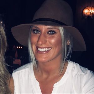 Meet your Posher, Nicole